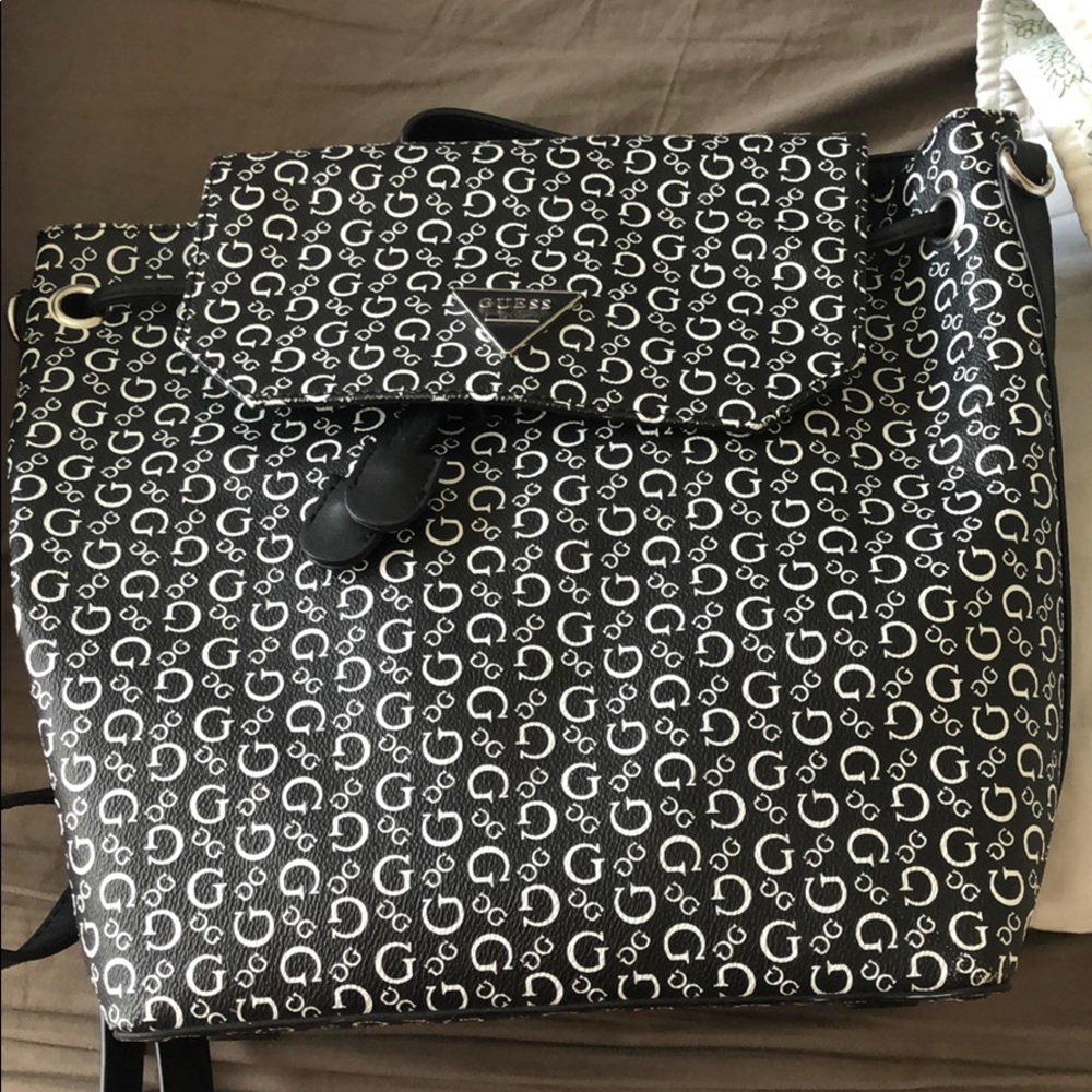 Guess convertible backpack crossbody